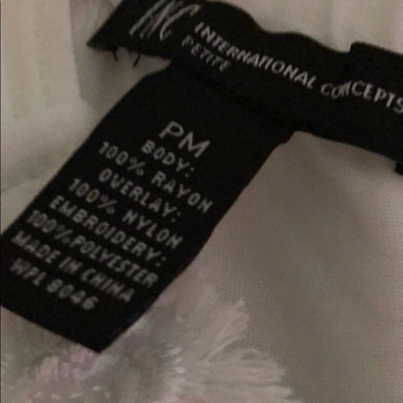 Elegant top white with sparkles never worn. - Picture 3 of 6